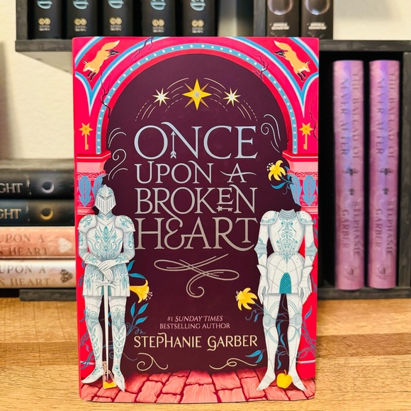 Fairyloot Exclusive Signed TBONA + OUABH + ACFTL by Stephanie Garber - Picture 3 of 15